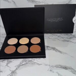 NWT Anastasia contour powder kit: light to medium 
Never used
Brand new